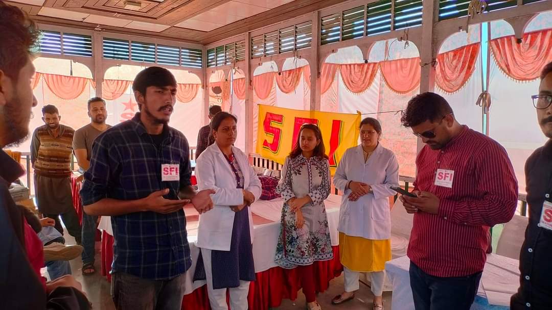 anilthakur74's tweet image. SFI (एसएफआई) हिमाचाल प्रदेश राज्य कमेटी ने शिमला के  ऐतिहासिक रिज मैदान पर रक्तदान शिविर का आयोजन किया गया जिस में 100 यूनिट से ज्यादा रक्त एकत्रित किया गया ।।
#studentsforsociety
#Studystruggle
#SFI