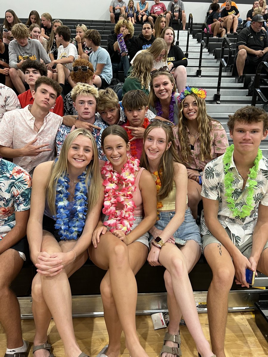 WHSHuskies1's tweet photo. A few pics from Beach Out tonight 🏝️🩷 THE NEXT VOLLEYBALL GAME IS THURSDAY @ VAN METER AND THE THEME IS WHITE OUT/WHITE LIES ⚪️⚪️ Everybody show out again to support the girls!!!! https://t.co/p677ulUQES