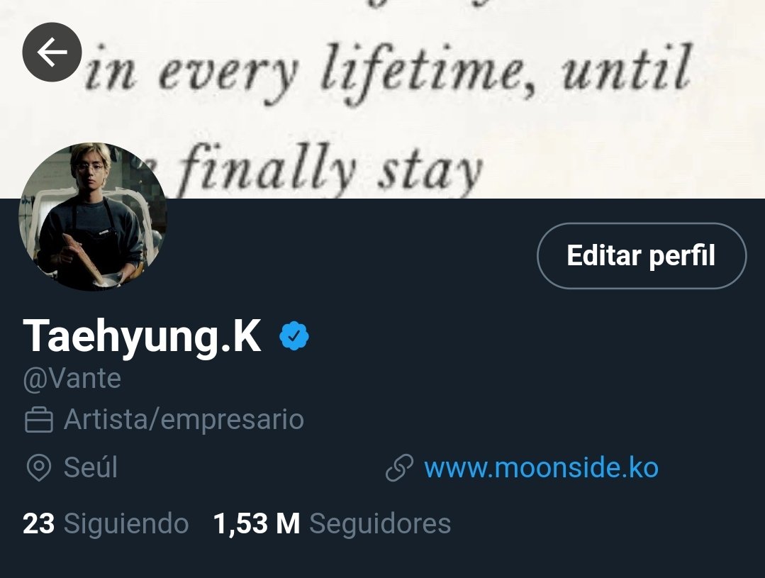 TK_3012's tweet photo. Perfiles: 
*Kim Taehyung, alfa, 27 años
*Artista y dueño de una galería.

Pública              ////          privada https://t.co/Y2cpyt2BLV