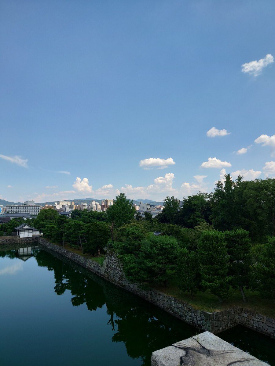 nyJueOezeMn7SKL's tweet photo. 二条城の天守閣跡は高台になっていて、京都市内を一望できます。遠くなりますが、東方向には送り火の大文字を見ることもできます。隠れた観光スポットですかね。
https://t.co/aD9LfvtVYr
#京都 #祇園 #祇園二井三 #二条城 #kyoto #gion #incenseshop #shinbainu #taxfree #柴犬 https://t.co/nnpoB5VmPE