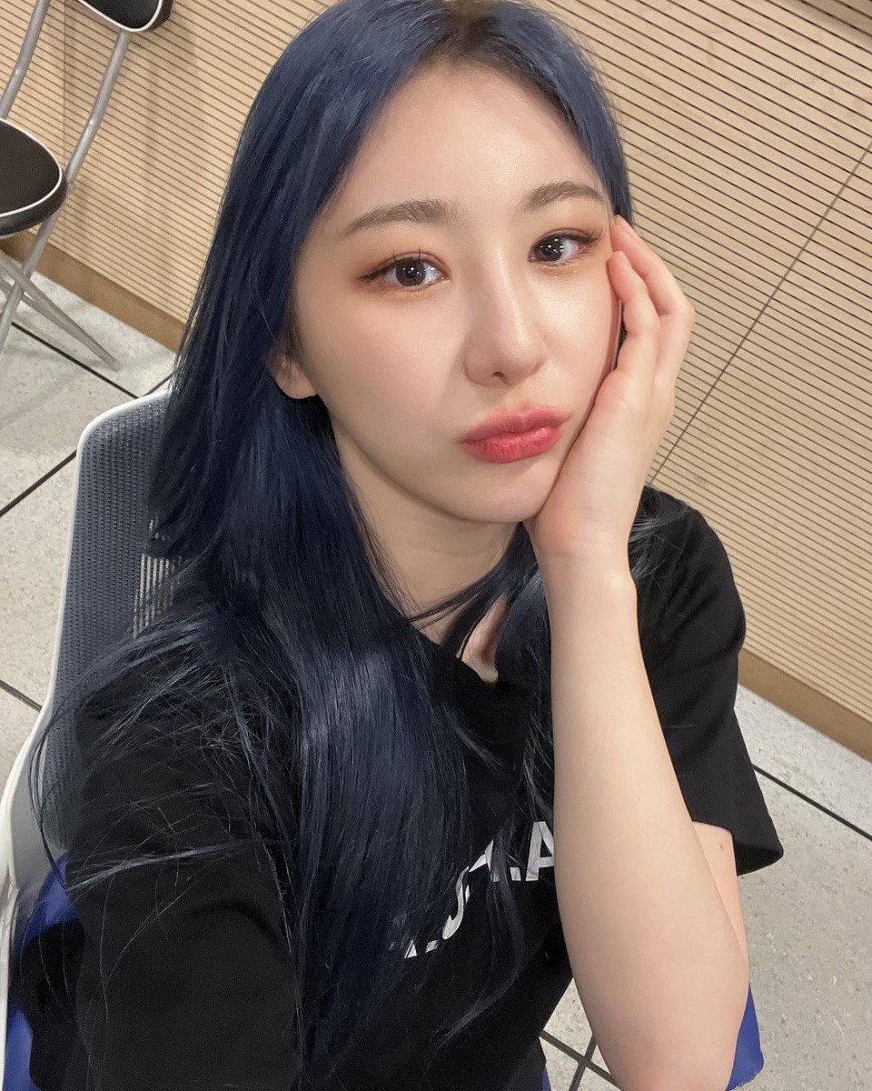 lee chaeyeon pics tweet media