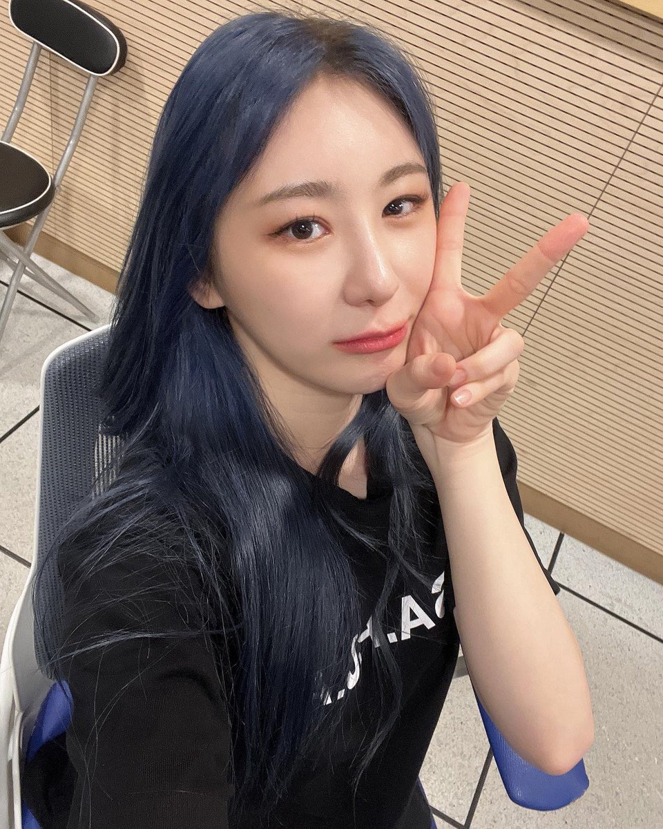 lee chaeyeon pics tweet media