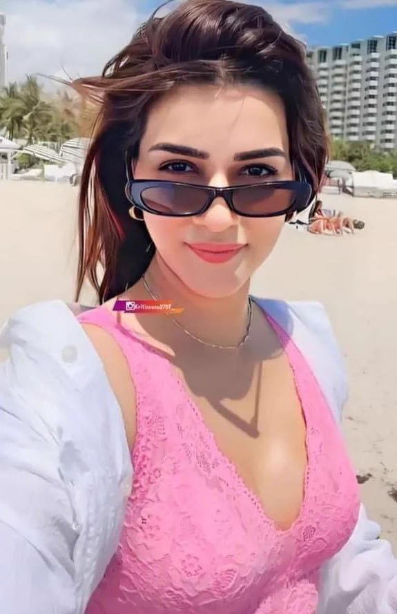 F4wHjndbQAA6xgo?format=webp&name=900x900