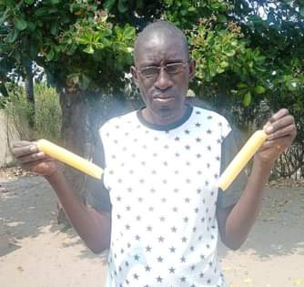 INSTEAD OF MANGO FRUITS BEING WASTED, I DECIDED TO MAKE MANGO JUICE DRINK.
Zambia's Western Province is rich in mangoes. But tons of the fruit go to waste every year due to a lack of processing plants. Bo. Patrick Maboshe is processing mango fruits into 100ml mango juice drink.