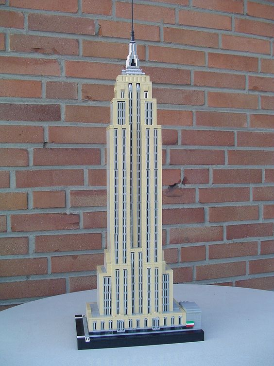 SrClean_'s tweet photo. ~ Empire state 
No es del todo exacto pero bastante logrado esta. #minecraft建築コミュ #Minecraftbuilds https://t.co/xkf7sYXtuV