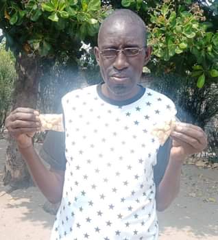 I MAKE SNACKS FROM CASSAVA FLOUR.
Bo. Patrick Maboshe is processing cassava flour into food snacks which is produced into 25g package size.

Bo. Maboshe’s dream is contributing to the economical development of Western Province. For details WhatsApp/call/text on +260979997382