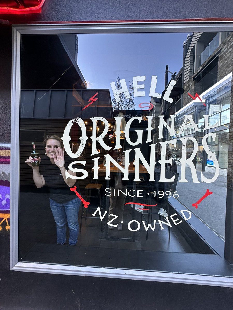 BBreggie's tweet photo. Having a drink in Hell 🤣😈🍻
#hellpizza #queenstown #nz https://t.co/bQlViXQNje