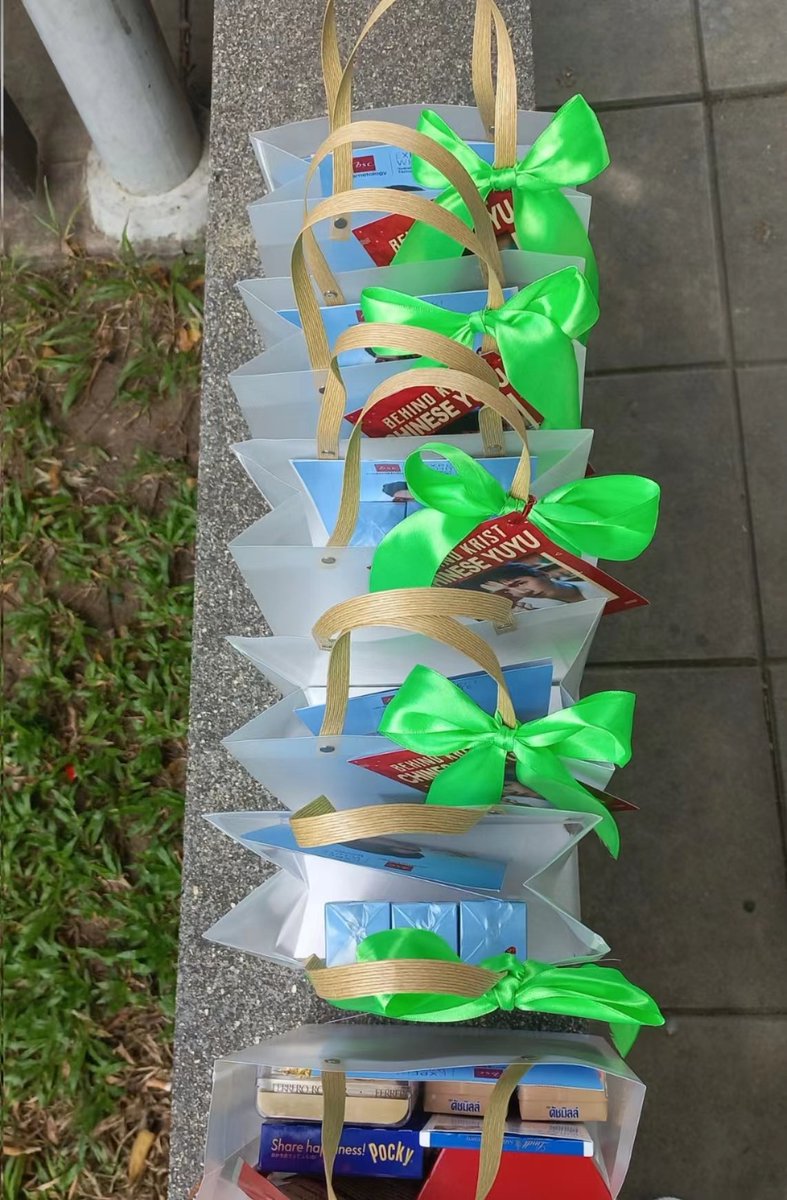 Love comes from:
#Chineseyuyu
#BehindKrist