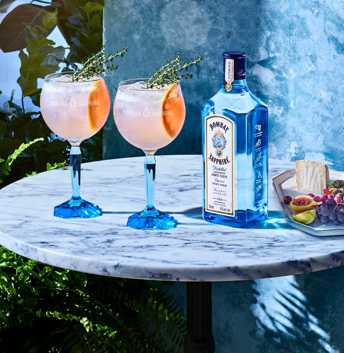 youralteregoza's tweet image. Bombay Sapphire launches Creator’s Hub - a program to inspire creativity and ignite innovation in the South African bartending community.🍹🍸🎭🫗🧊

Check our site 🔗👇🏾 to find out how you can be part of the squad! 🔵

youralterego.co.za/Bombay-Sapphir… 

#StirCreativity #BombaySapphire