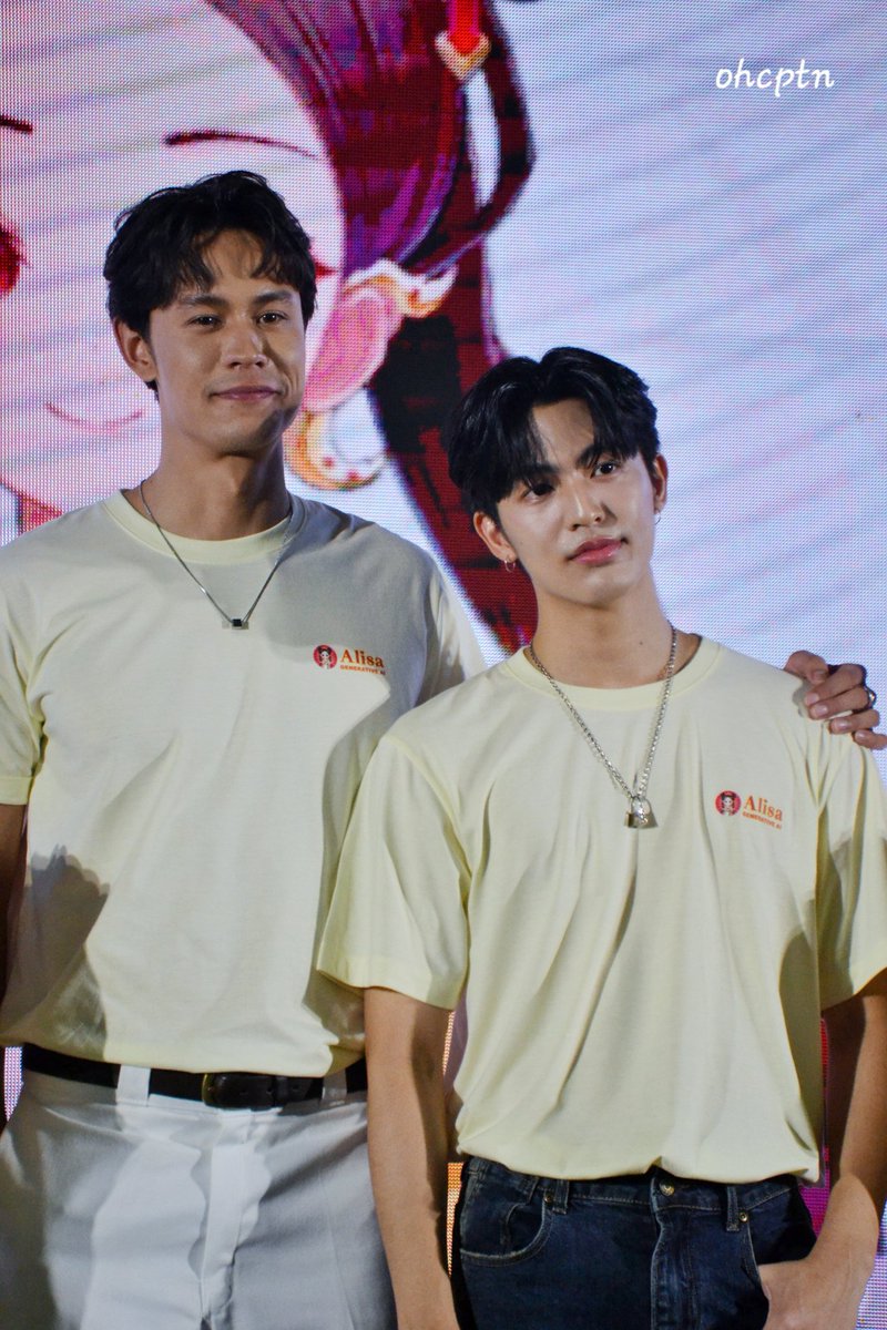 ohcptn's tweet photo. ~ no one will dare to take na P' 🤭

#AlisaAI #MajorGroup #ScreenX #ManBenxAlisa #ManBen #แมนเบน https://t.co/xKXbpfdvoi