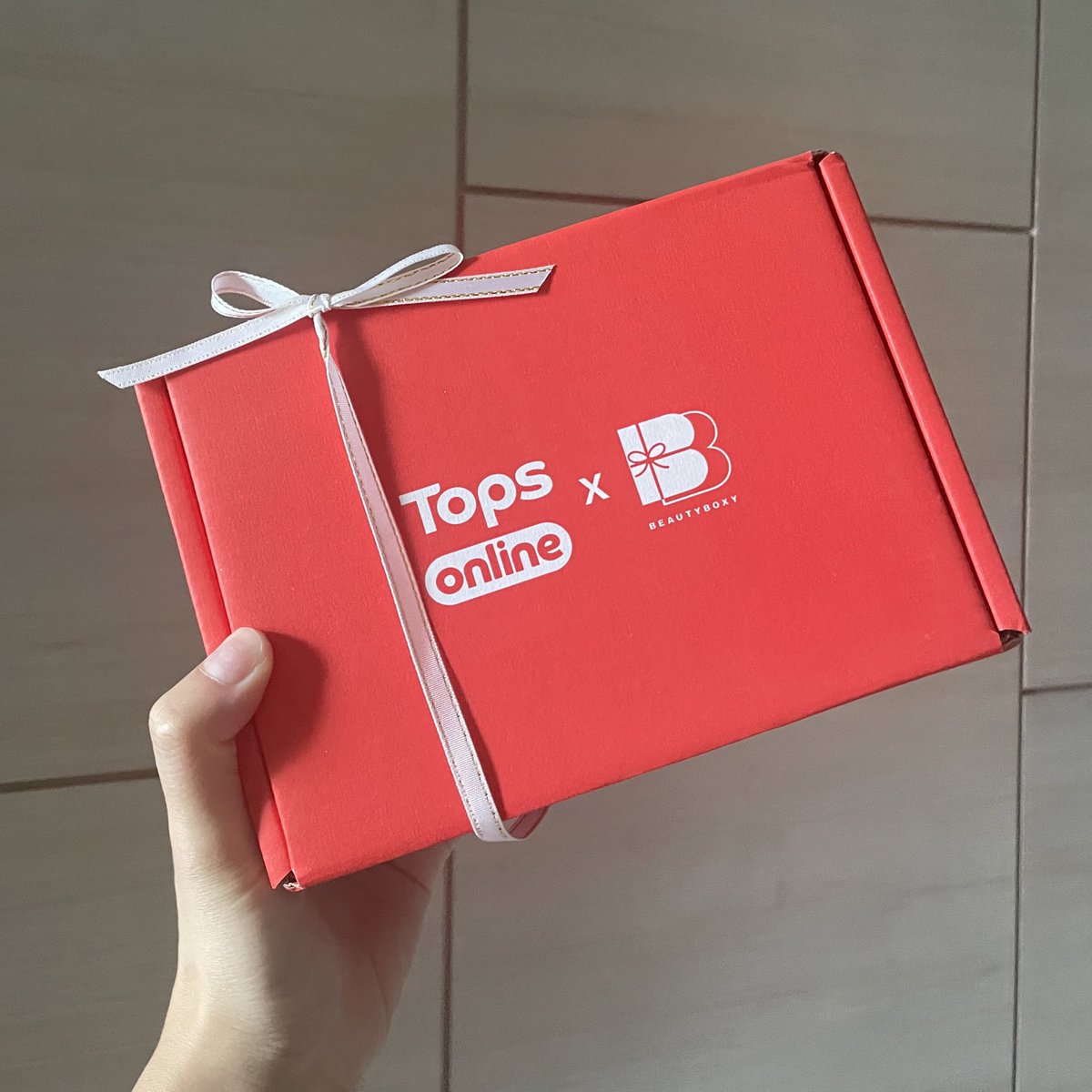 YippeeTweet's tweet photo. #แจก ง่ายๆๆมากก กล่องสุ่มของ Tops online x Beautyboxxy ของน่ารักมากๆ ได้ฟรีไม่มีเงื่อนไขใดใดเลยฮะ 🫣

         👉🏼 กติกา RT+Follow ได้เลย 👈🏼
      
 ✖️ประกาศ 01/09 เวลาสามทุ่มจ้า✖️ https://t.co/AFVJOdaVJh