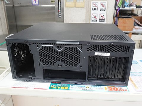 watch_akiba's tweet photo. 更新:SilverStoneのHTPCケース「GD11」、TSUKUMOで実機展示中 https://t.co/GQPstfpKjx #自作PC #SilverStone #HTPC https://t.co/4V0q4mFXJ4