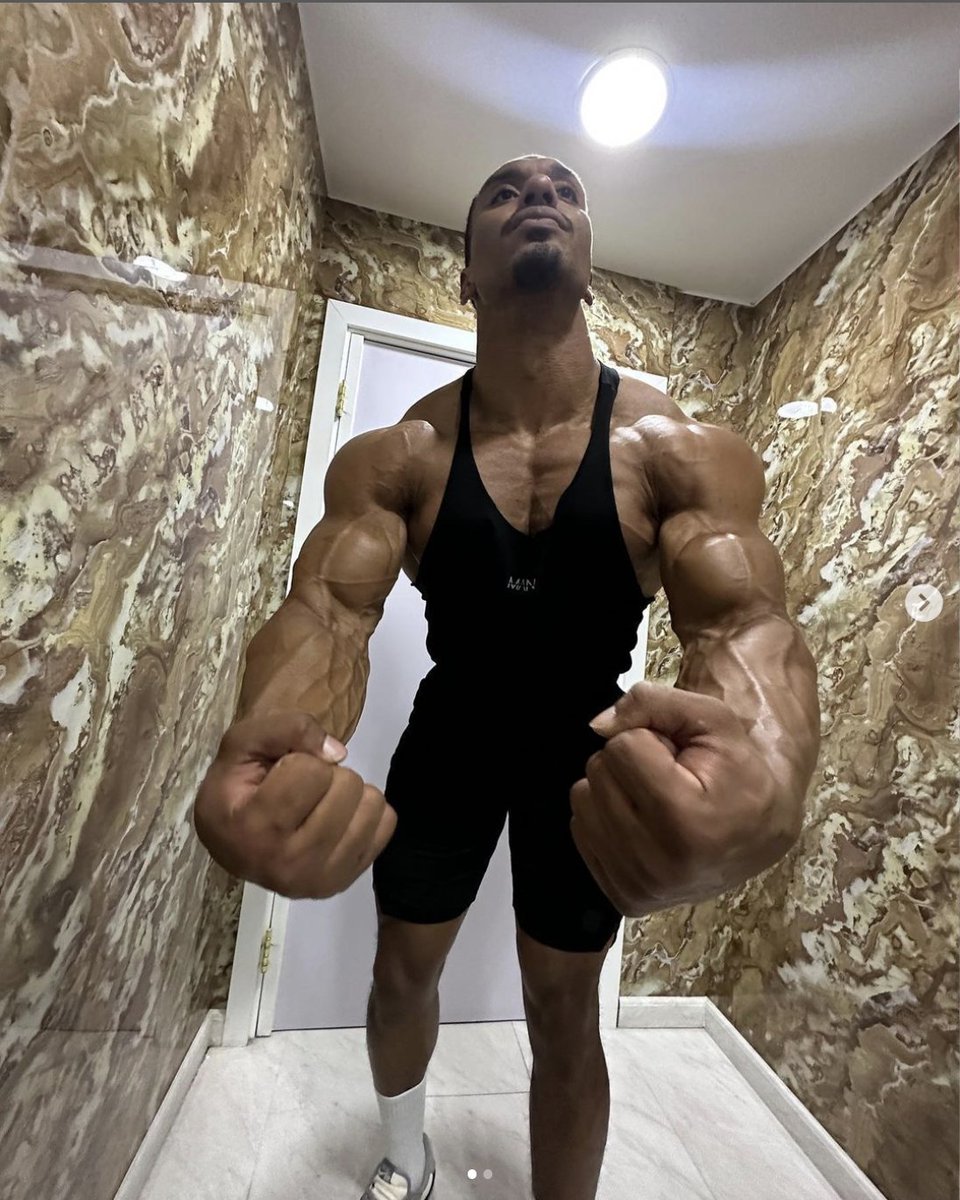 Larry Wheels tweet media