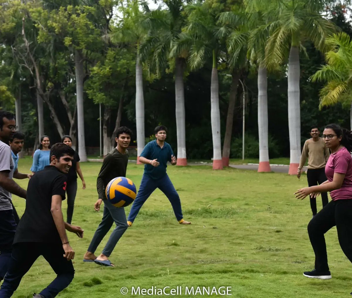 SportsComMANAGE's tweet photo. "🇮🇳 Celebrating National Sports Day 🏆: Where we dodged, ducked, and dove our way to unity and fun with an exciting game of Dodgeball! 🏐🤾‍♂️
 
#NationalSportsDay #Dodgeball" #sportscommittee #MANAGE #manageites https://t.co/L8Sj8CphTb