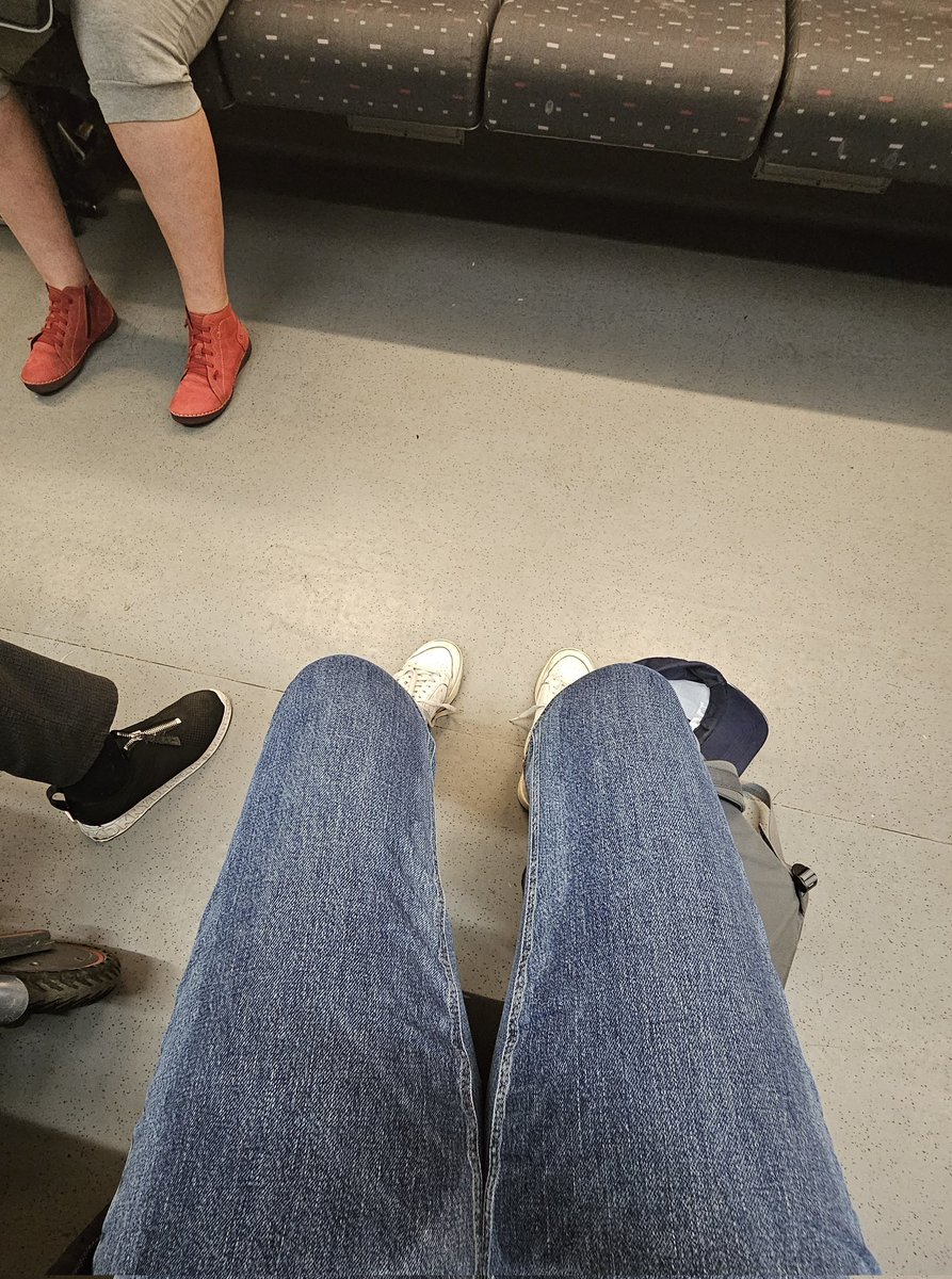 yonidgr's tweet image. De herfst is begonnen, meiden 🍂