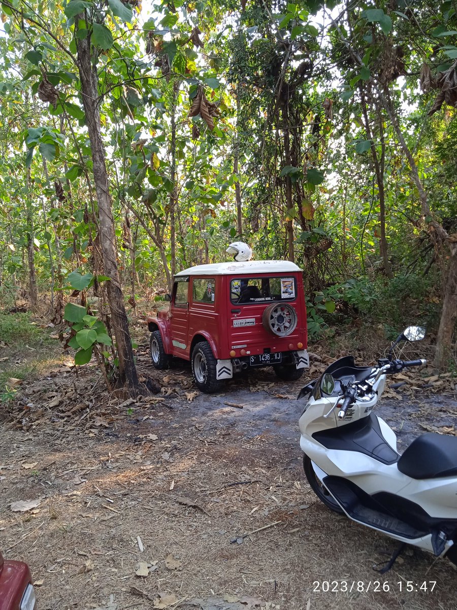 muhammadhadi_26's tweet photo. #lj80 #suzukilj80 #suzuki #jimnyjangkrik
#jjj #jimnyjangkrikjepara https://t.co/aiO26Fm3X1