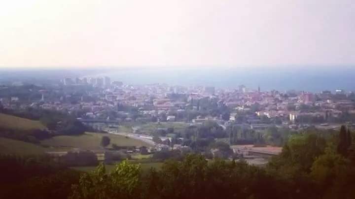 See the Sea?
View from #Castle of #Gradara Aug17

#panorama #panoramic #panoramicview #paesaggio #paesaggiitaliani #landscape #landscapephotography #mare #sea #seaphotography #costa #coast #viaggi #travel #voyage #traveling #travelphotography #estate #Summer  #italy🇮🇹