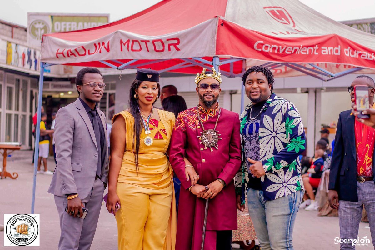 DavidSyagho1's tweet photo. Le manager David Syagho  immortalise la journée  du grand concert organisé par @likofiprod à la Gare Routière de GOMA 

Jobas Bashimbe Jonathan https://t.co/tFkXeXYytk