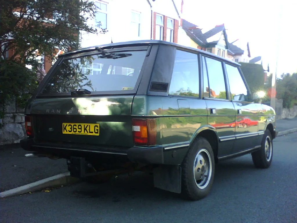I paid £400 in 2006 for this 1992 Vogue 3.9 EFi LPG. If I'd purchased 100 #RangeRover Classics during the 00's &amp; stuck them in a barn I'd be a wealthy chap today. I'd argue the decade prior was similar for Series 1
#LandRover #RangeRoverClassic #landroverphotoalbum #inkyenston