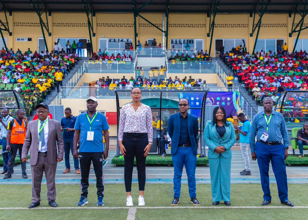 ernest_sibomana's tweet photo. @rigogaruth @SchoolSportsRW @PromesseK14 You did it 👏 @rigogaruth .Thank you for being with us to make #FEASSA2023 more successful 🙏  #RwandaWorks . @HuyeDistrict ,@Rwanda_Sports , @Rwanda_Edu , https://t.co/f2AYaDjZU4