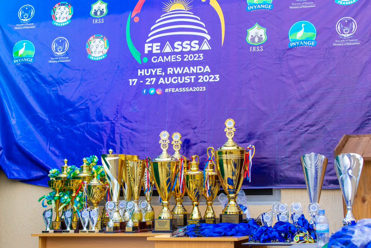 ernest_sibomana's tweet photo. @rigogaruth @SchoolSportsRW @PromesseK14 You did it 👏 @rigogaruth .Thank you for being with us to make #FEASSA2023 more successful 🙏  #RwandaWorks . @HuyeDistrict ,@Rwanda_Sports , @Rwanda_Edu , https://t.co/f2AYaDjZU4