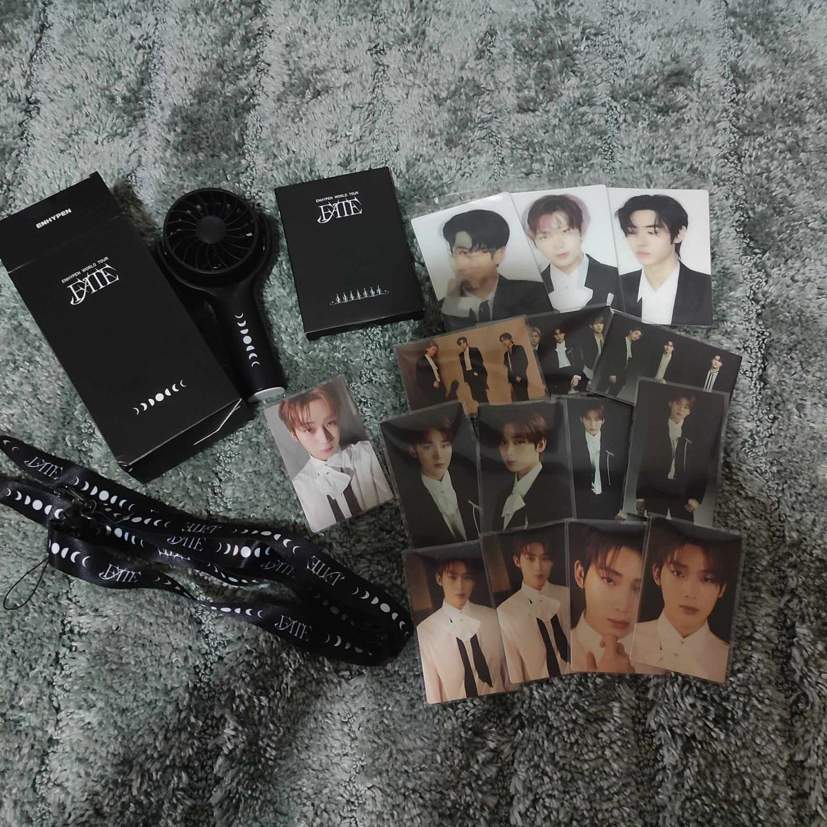 nutfursale's tweet photo. 💌fate tour merch sh, sn, jay lenti & sunoo trading card set & mini fan
hello po @TakeMeToSeoul23 thank you sm po for catering my self-impulsive budol. Thank you also for the smooth transaction and secured packaging!!!🥰🩶
#TMTSFeedback https://t.co/KaaLe6CDOf