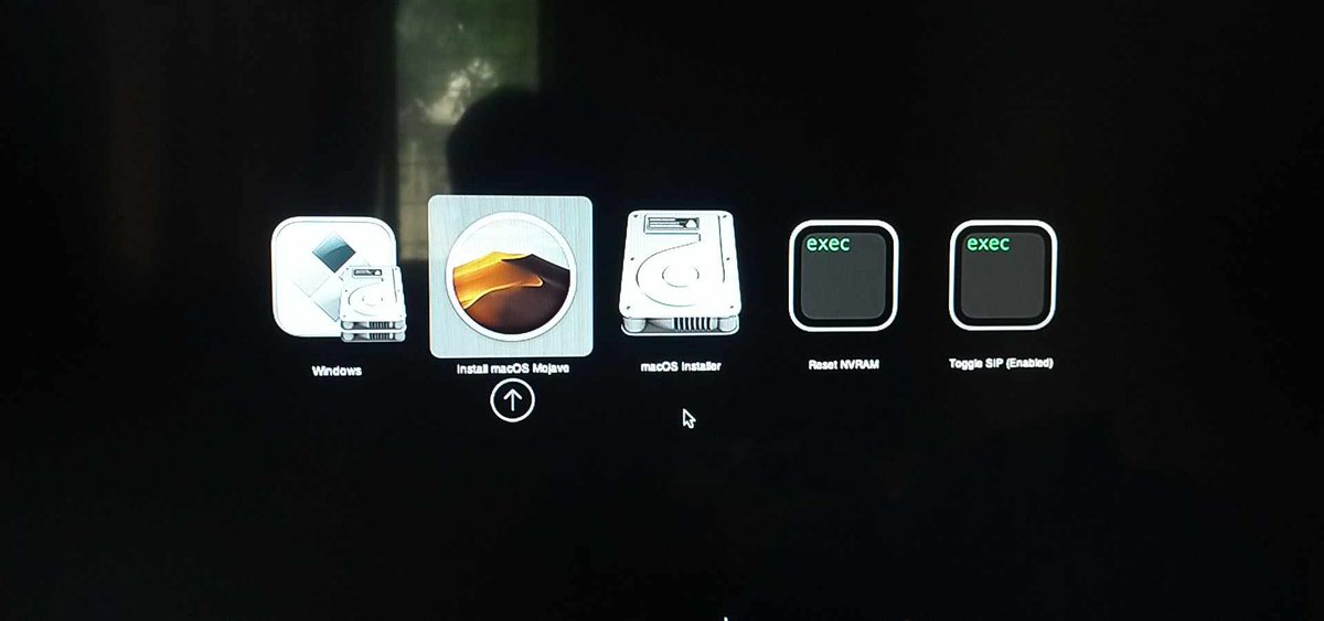 CrimsonKenDxD's tweet image. UEFI emulation on Bios/Legacy motherboard and a GPT bootable drive 🫶. #Opencore EFI 13th attempts