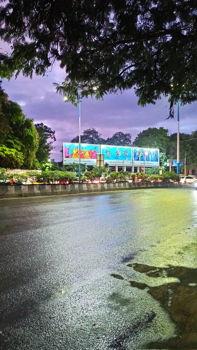 docabhii's tweet photo. Few days back #roadsofPune #Pune
#notshotoniPhone https://t.co/Qg31B4kKRl
