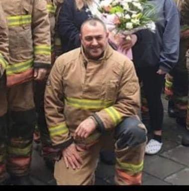 Congratulations to Watch Manager Kevin Williams who finished his last shift yesterday morning after nearly 29yrs service. We wish you all the very best in for the future Kevin, have a long, healthy and very happy retirement 🚒👏🏻