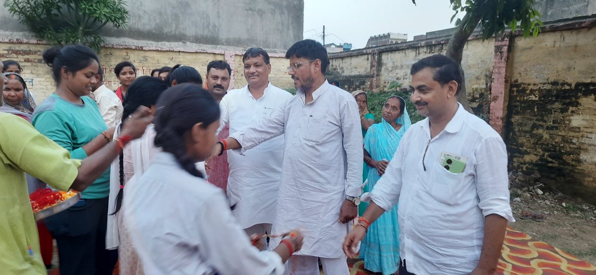 RameshGupta0252's tweet photo. राष्ट्रीय स्वयंसेवक संघ टांडा द्वारा आयोजित रक्षाबंधन उत्सव में शामिल हुआ https://t.co/RdDixownfQ