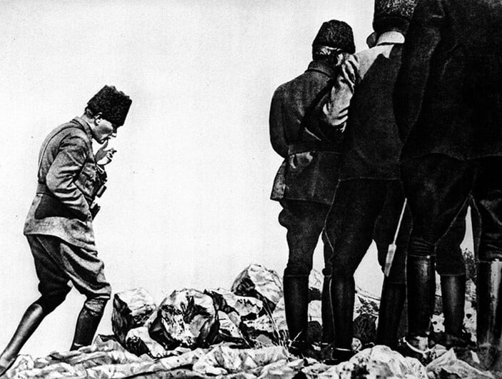 ensonhaber's tweet photo. Bir milletin kaderinin baştan yazıldığı Büyük Taarruz ve Başkomutanlık Meydan Muharebesi Zaferi'nin 101. yılı kutlu olsun. https://t.co/WzhdTpqLUS