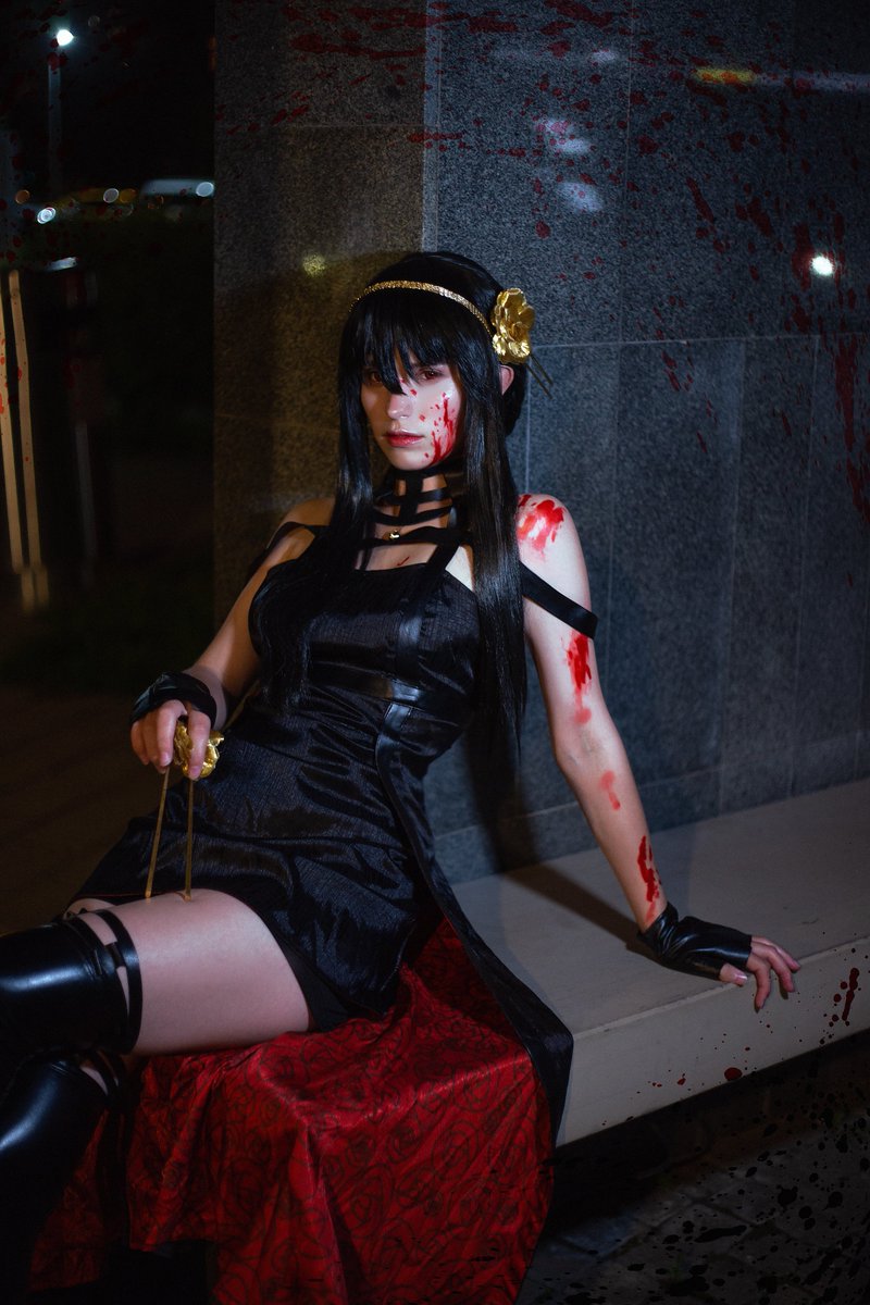 rubyzzii's tweet photo. thorny princess at your service🥀

ph &amp; rt by nelapochka
wig by me

#cosplay #yorforger #spyxfamily #yor #SPY_FAMILY https://t.co/qzkiyUf6RB