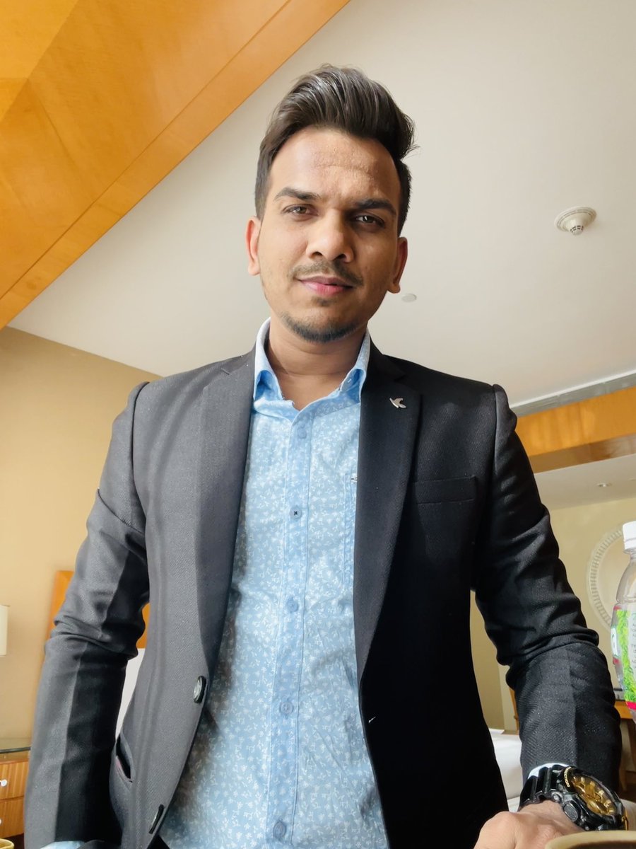 satishkvideos's tweet image. Chasing dreams, catching vibes. 🌟

 #livinglifetothefullest #creator 
#youtuber #blogger