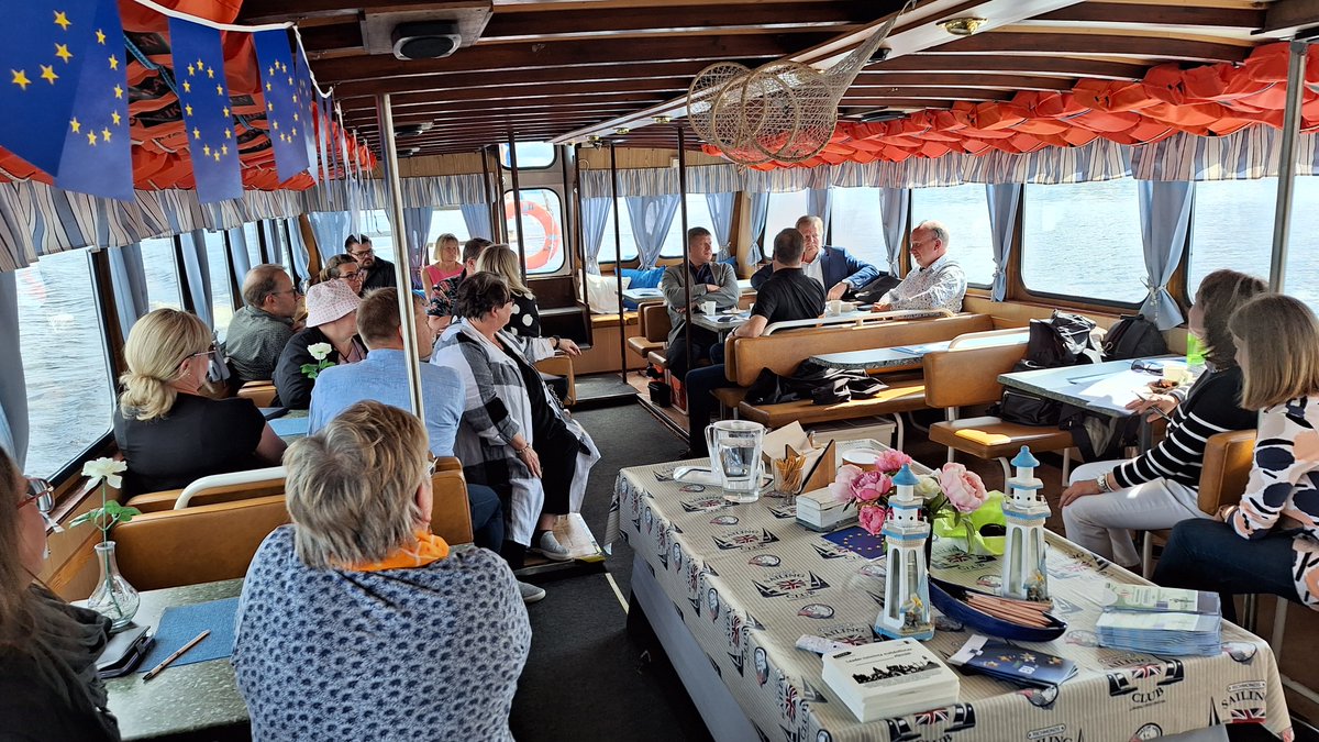 Aktiivinen's tweet photo. Kyrösjärviristeilyllä informaatiota yritystuista, aknsainvälisestä rekrytoinnista ja tietysti verkottumista #24082023 #MSIkaalinen #Ikaalinen #yritysristeily #EURESSatakunta #EURESPirkanmaa ja #EuropeDirectPohjoisSatakunta #MunEU #EU4Enterprises #Kyrösjärvi #Leader #hankkeet https://t.co/jIzpFmTW9F