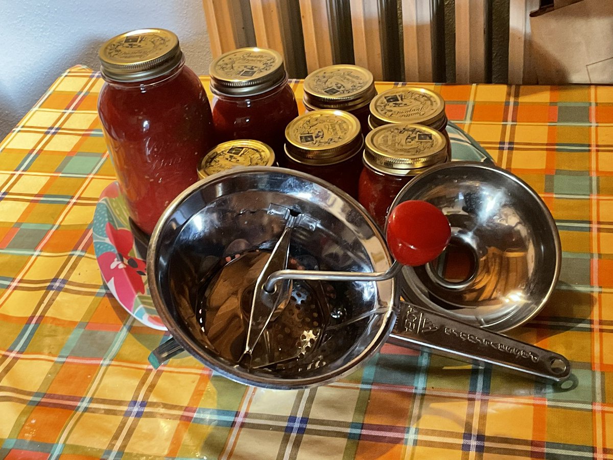 How to spend a wet afternoon in Tuscany with 5kg of tomatoes.