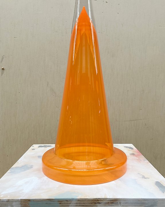 Met de nieuwe presentatie Ik zie, ik zie wat jij niet ziet.. daagt het Nationaal Glasmuseum de bezoeker uit om op speelse wijze te kijken naar glas uit de 21e eeuw uit haar collectie. De presentatie is te zien vanaf 2 september t/m 17 maart 2024.