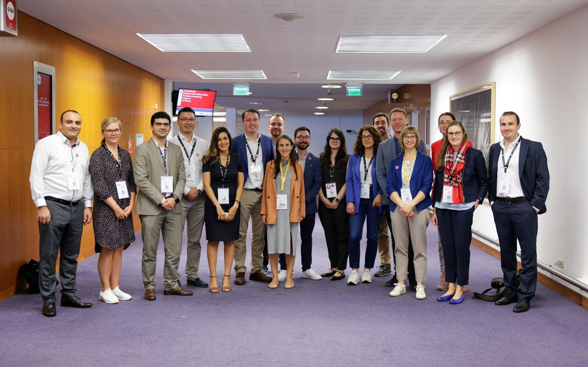 jovens_conselho's tweet photo. Os jovens cardiologistas reuniram no #ESCCongress e discutiram vários novos projetos para os próximos anos – stay tuned! #CJCardio https://t.co/g0ASIPb6RL