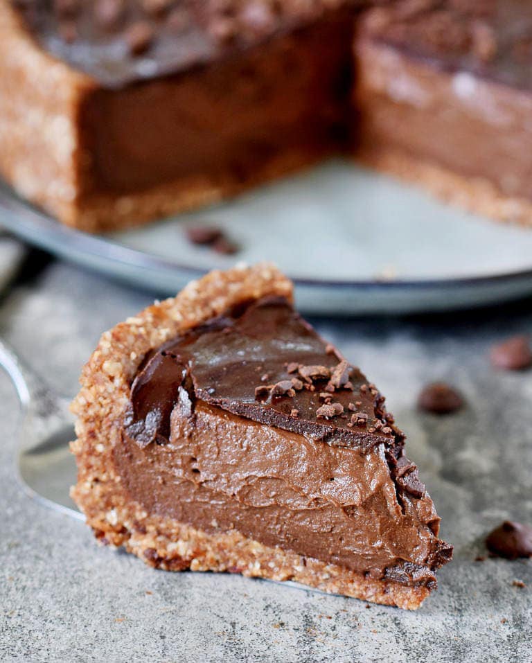 Do you want a piece of this Vegan Chocolate Pie? 🙋‍♀️
It contains healthy ingredients, is gluten-free, creamy, rich, and very yummy! 😍
📌Recipe: elavegan.com/vegan-chocolat…
#Elavegan
#veganrecipe
#glutenfree
#veganchocolatepie