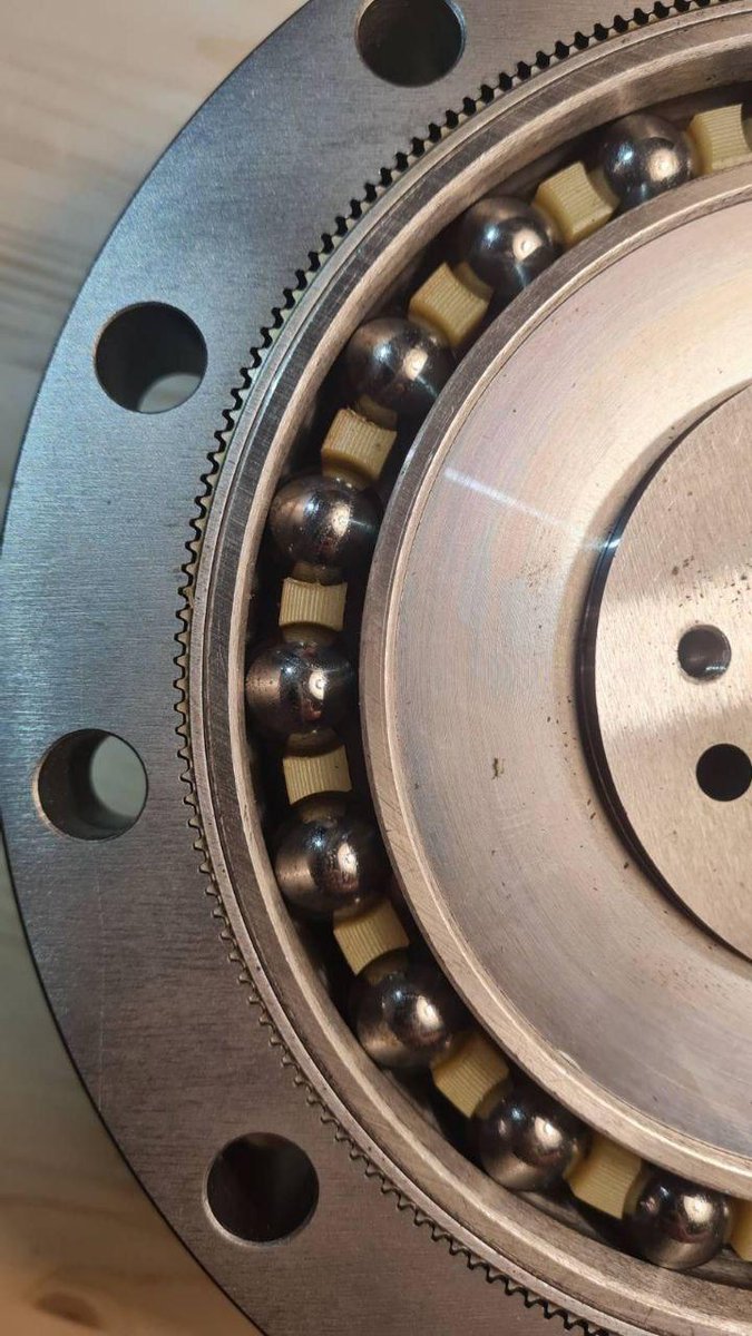servosila's tweet photo. A higher-torque model of Servosila harmonic reducer designed for CNC grinding machines is held in the hands of a Servosila engineer. This is the largest model designed and manufactured by #Servosila. The total weight of the #harmonic reducer is 5.5kg. The reduction factor is 100. https://t.co/0oAcl0oPXi