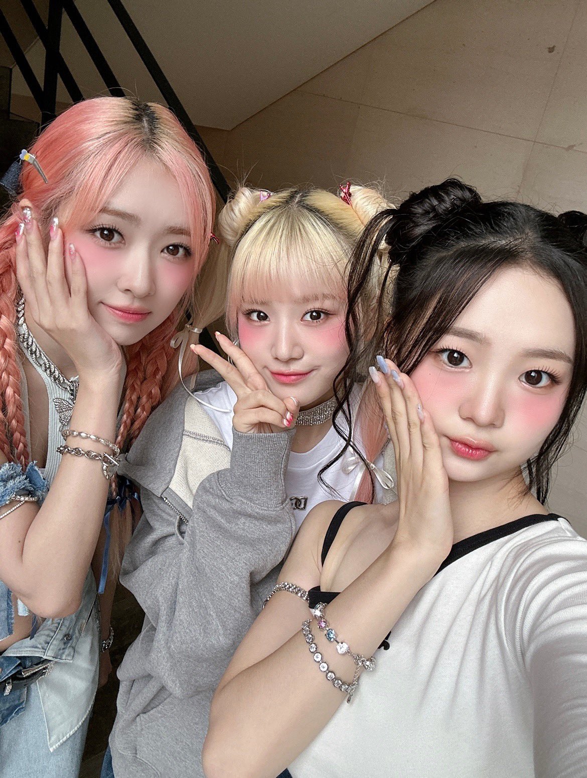 F4wl75UbAAA8ME7?format=jpg&name=large