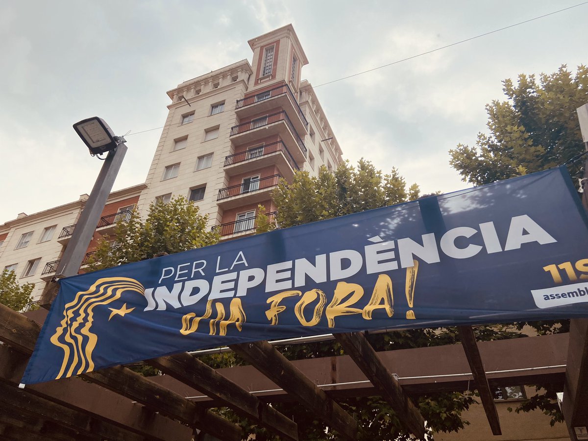 🔹Ja has reservat tiquet de bus per anar a la mani de l’11-S?
🔹Ja tens la samarreta?

📍Avui d’11 a 13 h serem a la paradeta de la plaça dels Alls.

🚌🚌🚌 Ja anem pel tercer bus!

#ViaFora