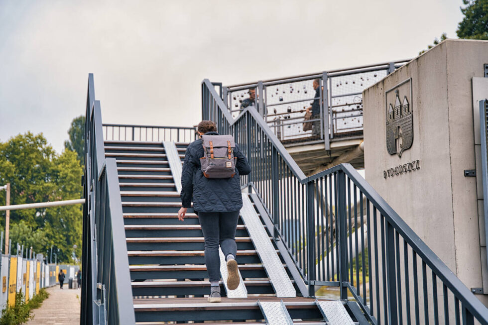 Można już przechodzić przez kładkę przy Operze Nova. 👍 Schody gotowe i udostępnione

🔵Więcej: bydgoszczinformuje.pl/mozna-juz-prze…

Wybudowane schody są tymczasowe. Swoją rolę będzie pełnić do zakończenia rozbudowy opery o IV krąg, czyli według zapowiedzi około dwóch lat.
