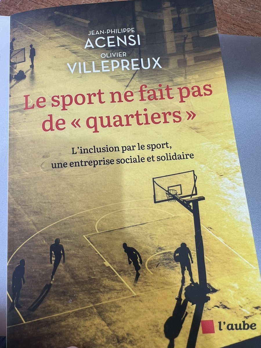 15 septembre sortie de ce livre qui pense autrement ! @JPAcensi @APELS_ Réparer le pays passe aussi par le sport ! Je dévore ces pages dès ce soir !