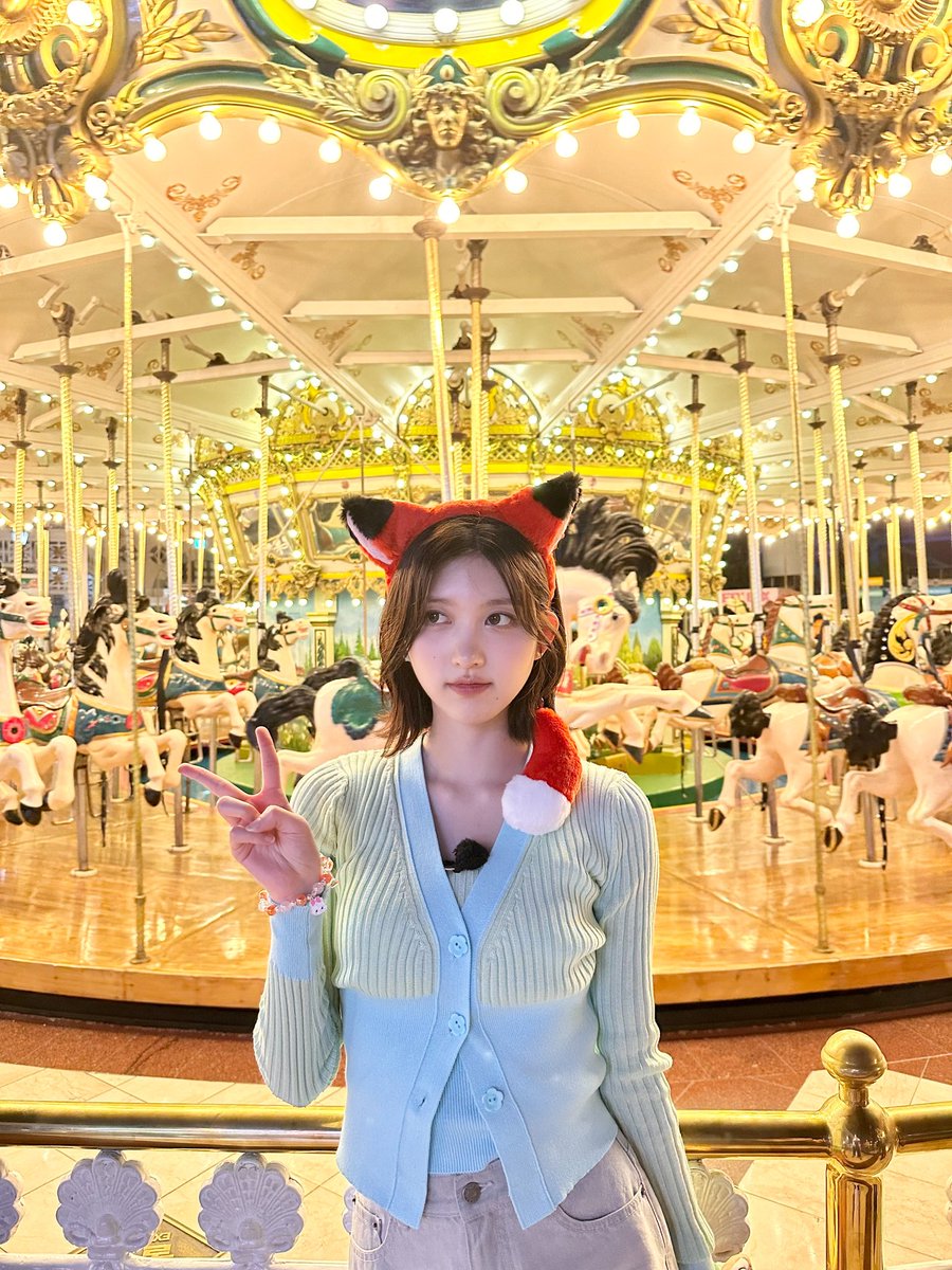 IVE_twt's tweet image. 롯데월드에 여우 출몰🦊

#IVE #아이브 #GAEUL #가을