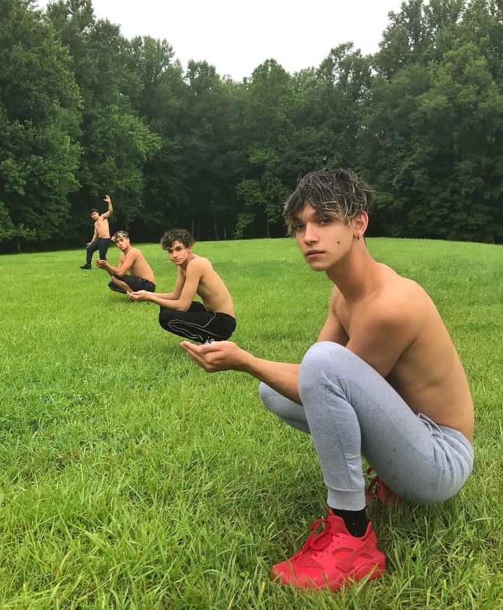 lucasdobrex's tweet photo. I love you my bros 
#earthquake #lucasdobrex https://t.co/UY8jg7t5G0