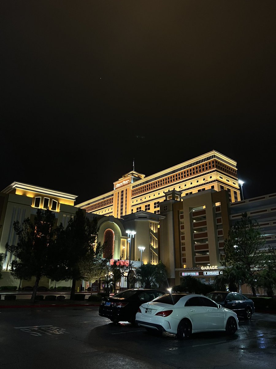 AndrewM1050's tweet photo. quick vegas trip https://t.co/lz4atybhUw