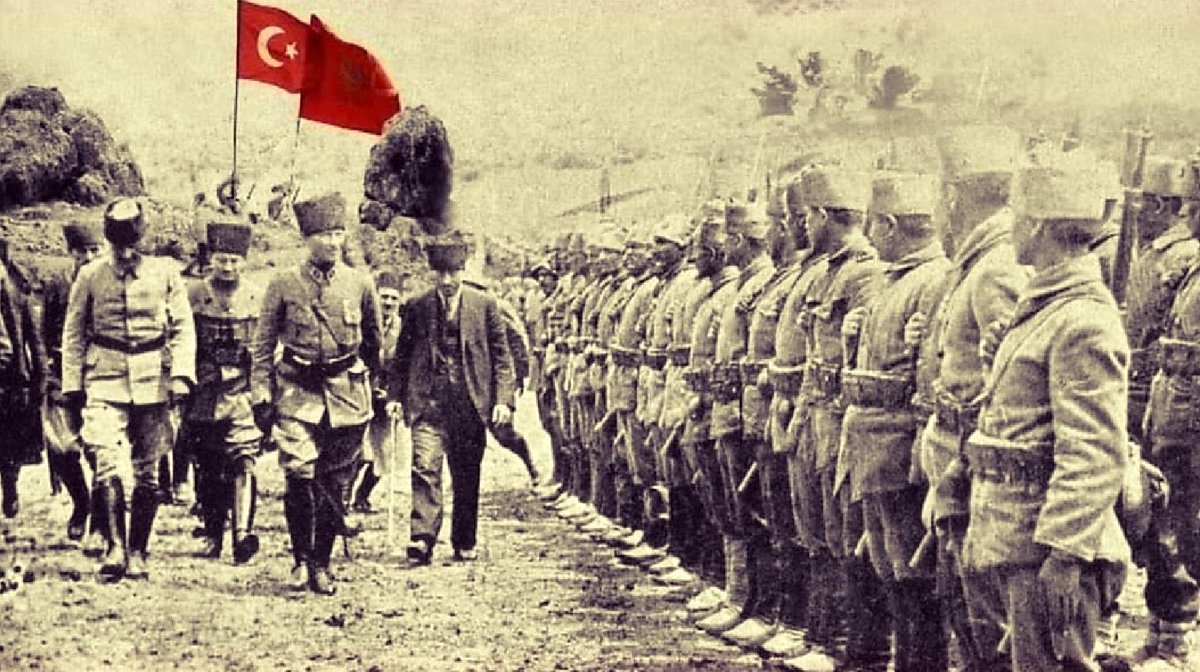 30 Ağustos Zafer bayramımız kutlu olsun. Mustafa Kemal Atatürk, silah arkadaşları ve bu büyük zaferde emeği olan tüm vatan evlatlarını rahmetle anıyorum.
