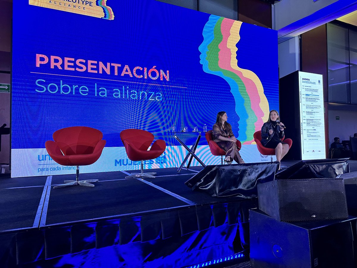 ONUMujeresMX's tweet photo. “#UNSTEREOTYPE Alliance representa el poder de la colectividad, de la globalidad porque erradicar estereotipos es un trabajo en el que todo el mundo debería participar” Roxana Flores, Jefa de Comunicaciones en ONU Mujeres🇲🇽 durante el Encuentro Empresarial por la Sostenibilidad. https://t.co/fKMu8m59Dz