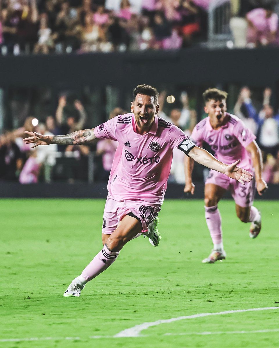 KwesiFCB's tweet photo. "📈 Stat attack: How many goals and assists would Messi achieve in his debut Inter Miami season? Make your bold predictions, stat gurus! ⚽📊
#MessiStats
#Messi #viralvideo https://t.co/HLDdnsdx0M