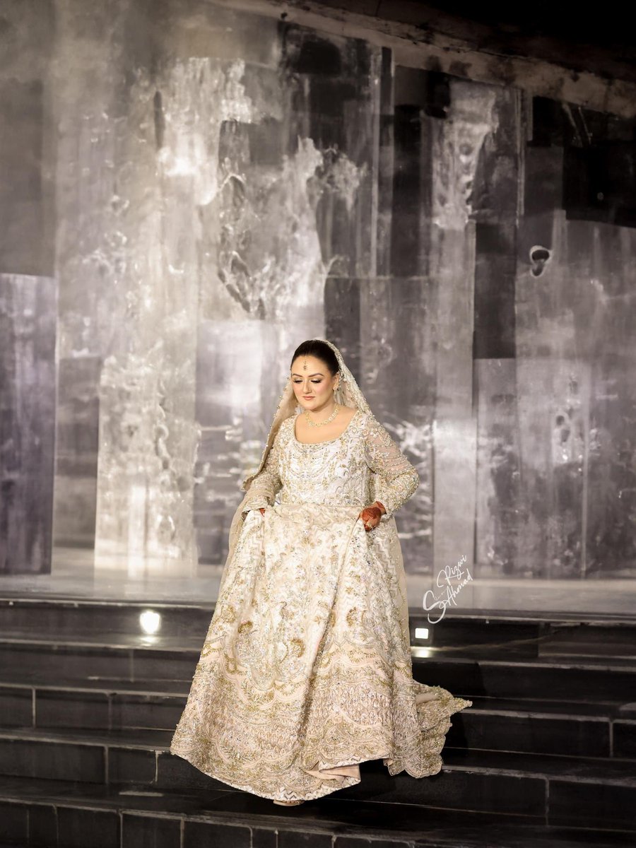 shazioffical's tweet photo. Our all new packages are now available. 
Please WhatsApp 0323 0416191
Shazi Studio
 #shazistudio #shaziistudio #Pakistan #PakistanZindabad #weddingphotography #femalephotographer #pakistanifashion #pakistaniwedding #shaziphotography #shootbyshazi #bridal #couples #wedding https://t.co/tZDsoHkhkA